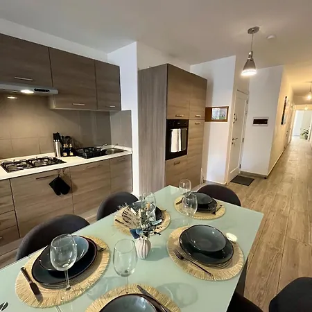 Spacious 3br With Balcony In شقة *