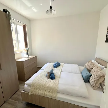 Spacious 3br With Balcony In شقة *