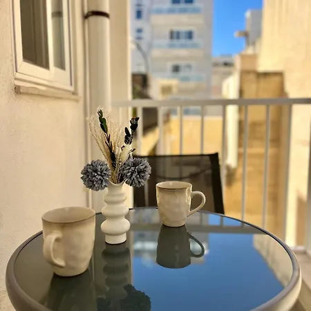Spacious 3br With Balcony In شقة *