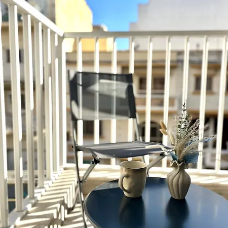 Spacious 3br With Balcony In شقة
