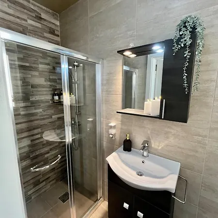 Spacious 3br With Balcony In شقة Gzira